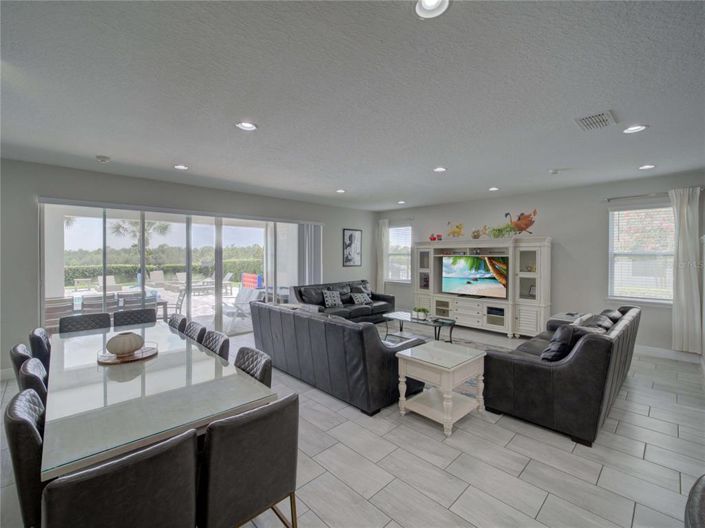 Image No.10-11 Bed Property for sale