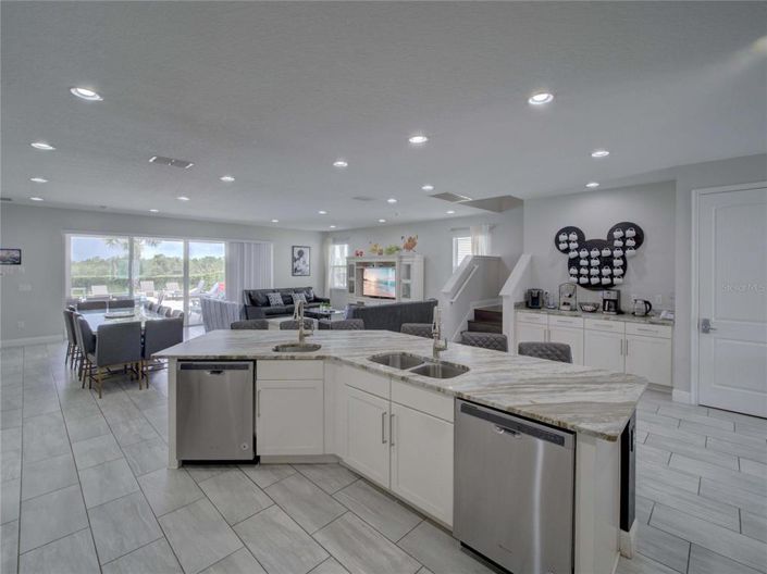 Image No.14-11 Bed Property for sale