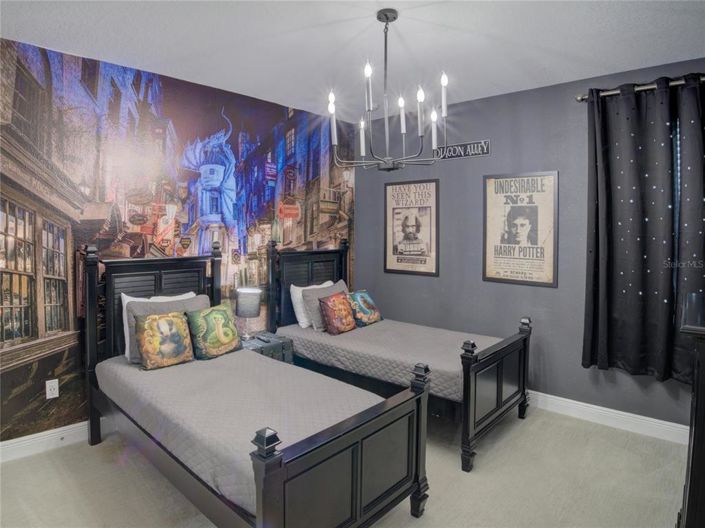 Image No.17-11 Bed Property for sale