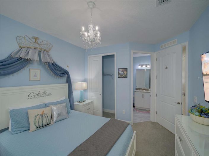 Image No.25-11 Bed Property for sale