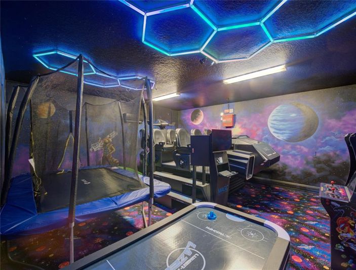 Image No.3-11 Bed Property for sale