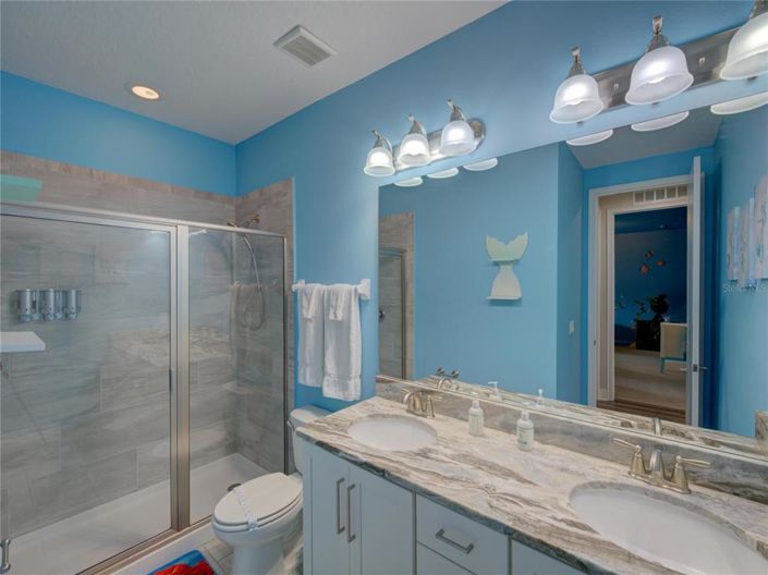 Image No.35-11 Bed Property for sale