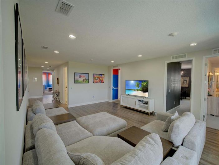 Image No.50-11 Bed Property for sale