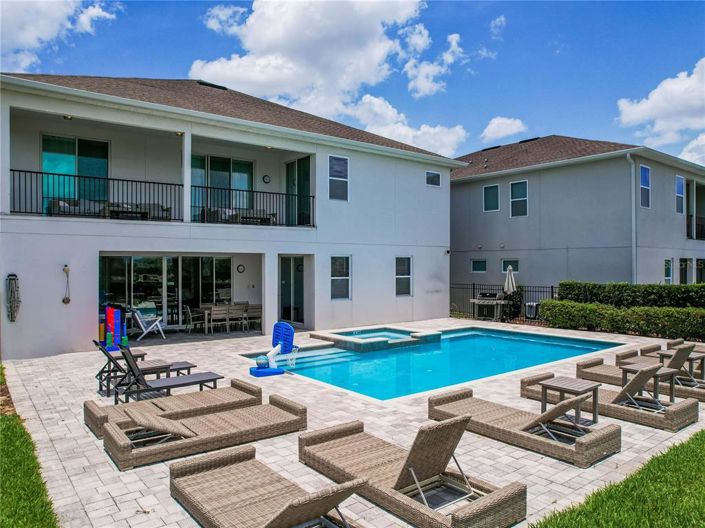 Image No.55-11 Bed Property for sale