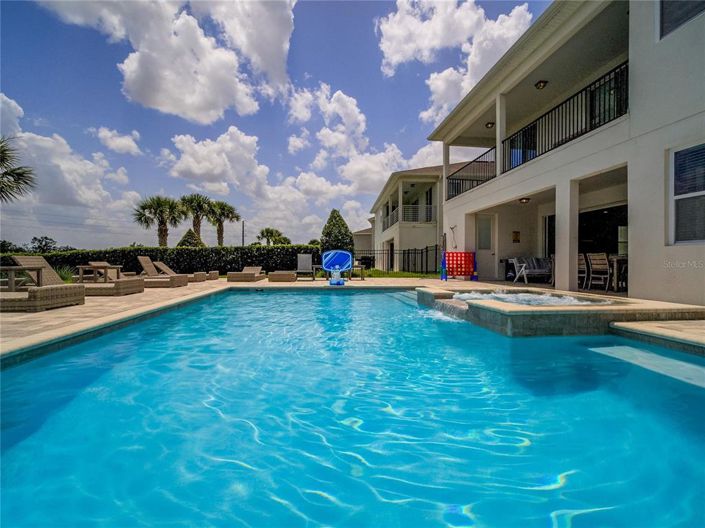 Image No.57-11 Bed Property for sale