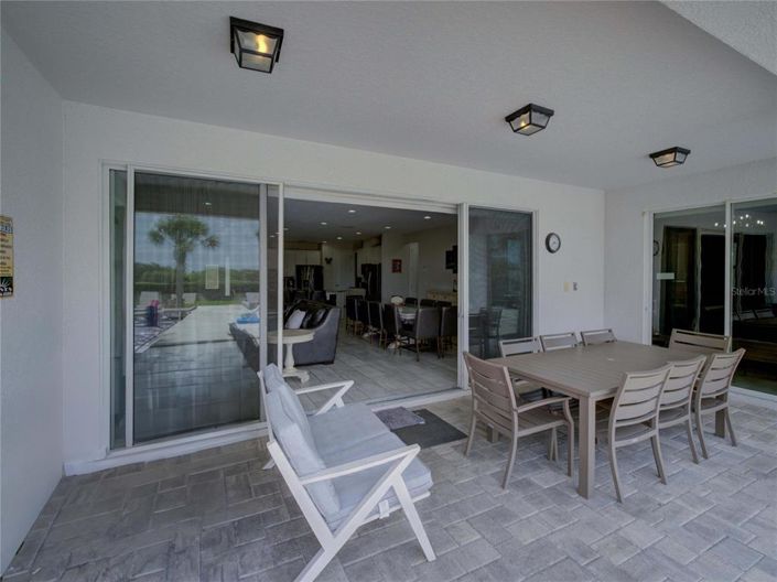 Image No.64-11 Bed Property for sale