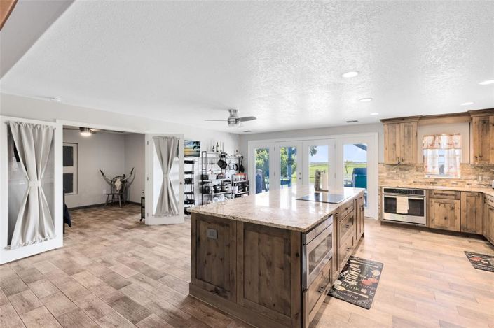 Image No.10-2 Bed Property for sale