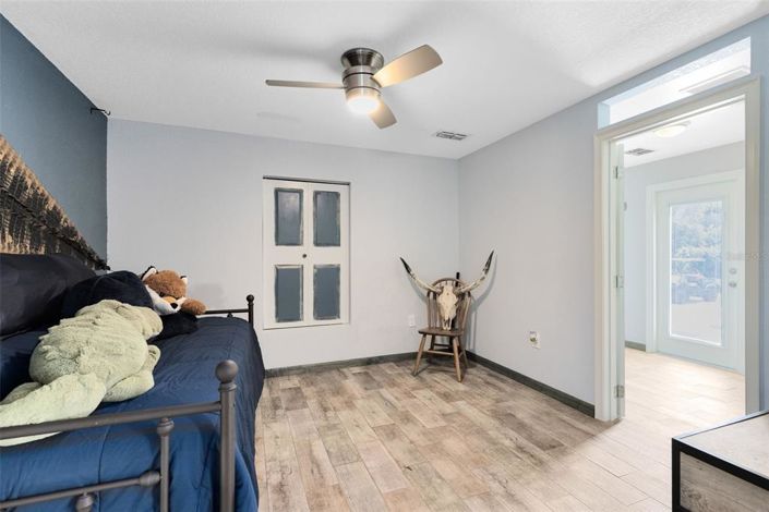 Image No.12-2 Bed Property for sale