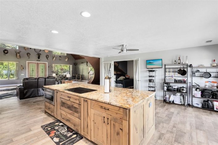 Image No.9-2 Bed Property for sale