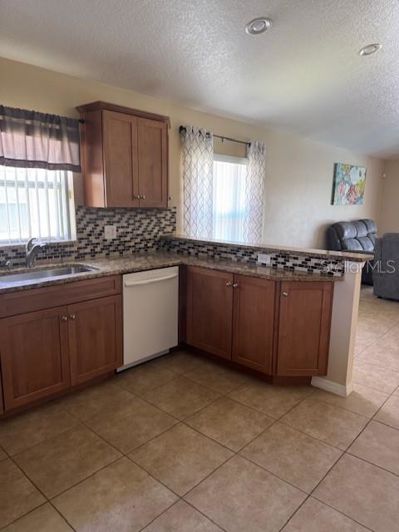 Image No.5-Propriété de 4 chambres à vendre à Kissimmee