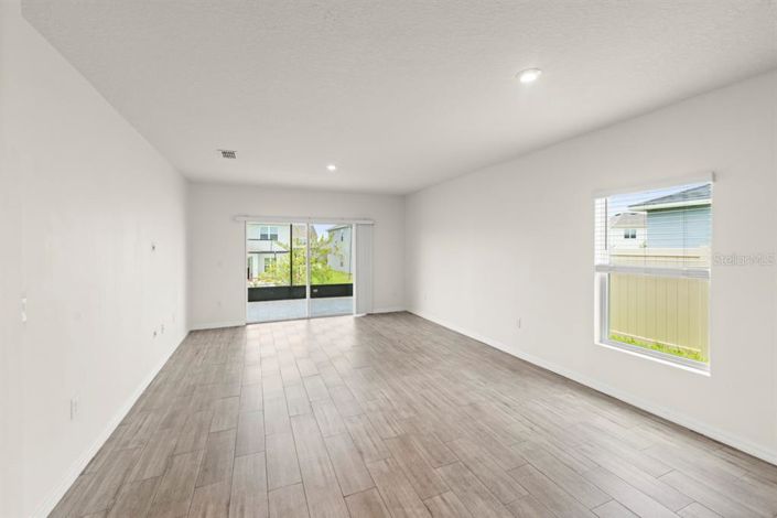 Image No.8-4 Bed Property for sale