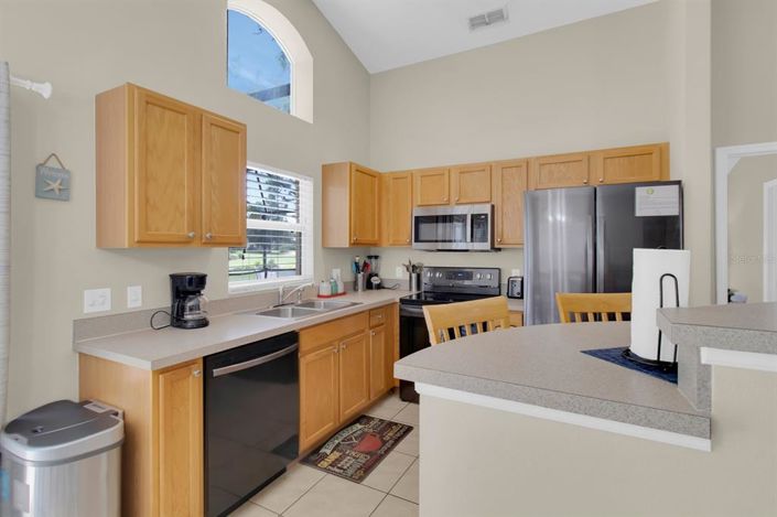 Image No.10-3 Bed Property for sale