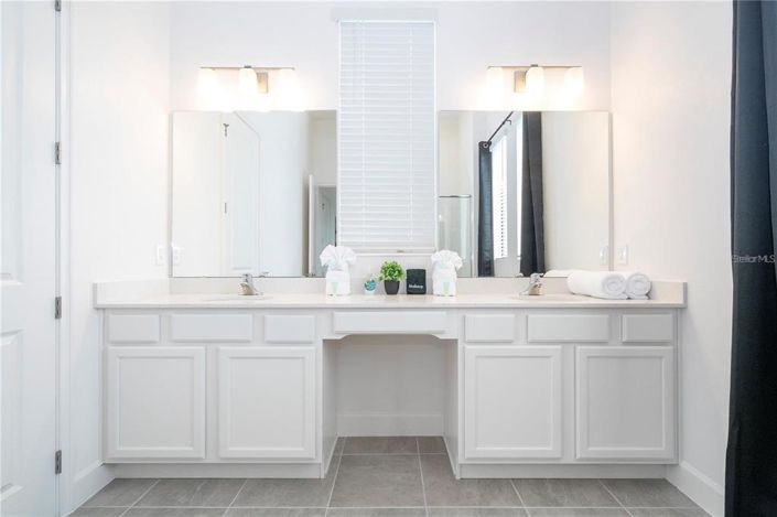 Image No.14-11 Bed Property for sale