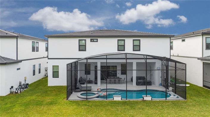 Image No.2-11 Bed Property for sale