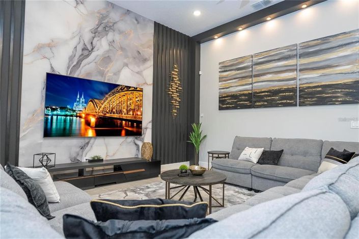 Image No.20-11 Bed Property for sale