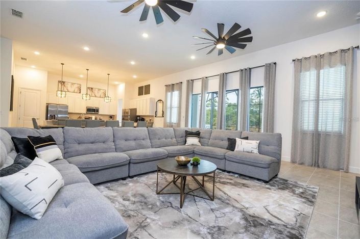 Image No.22-11 Bed Property for sale