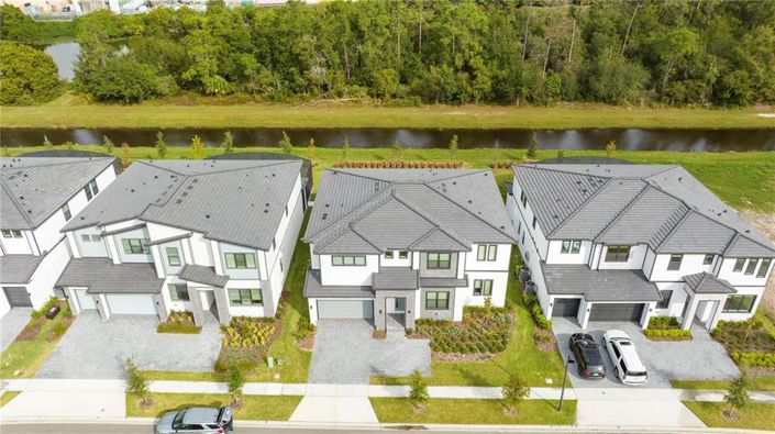 Image No.3-11 Bed Property for sale