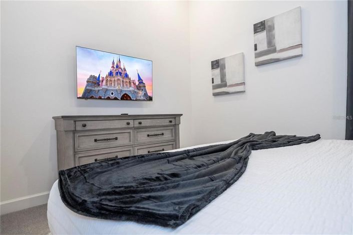 Image No.33-11 Bed Property for sale