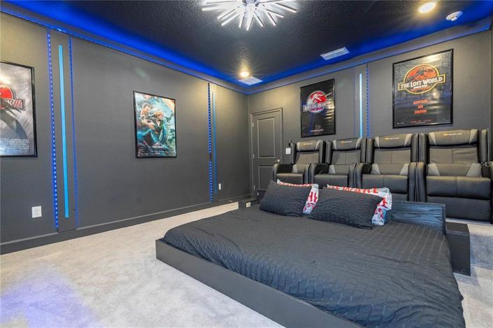 Image No.60-11 Bed Property for sale