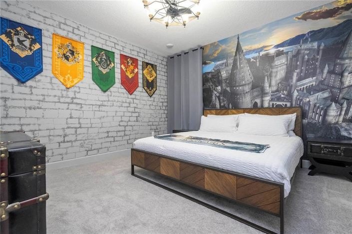 Image No.71-11 Bed Property for sale