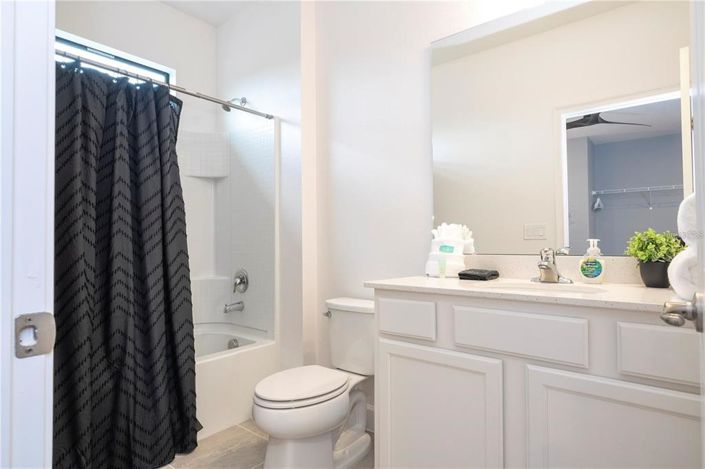 Image No.81-11 Bed Property for sale