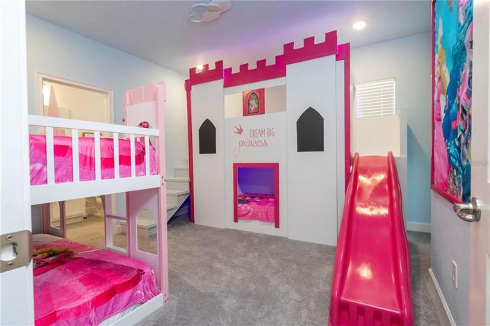 Image No.86-11 Bed Property for sale