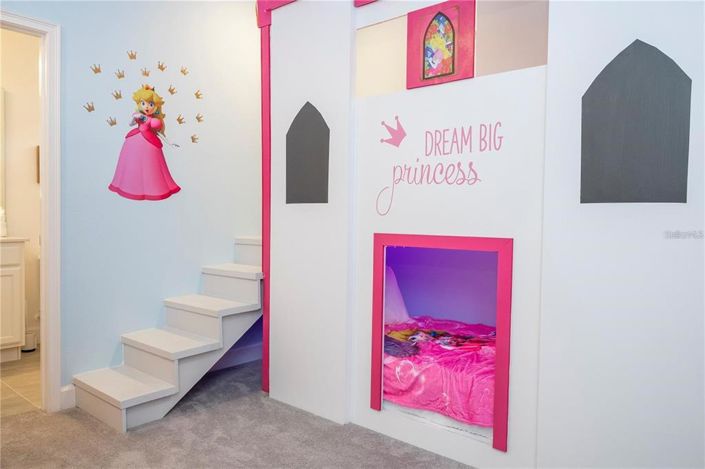 Image No.87-11 Bed Property for sale