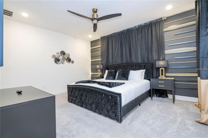 Image No.92-11 Bed Property for sale