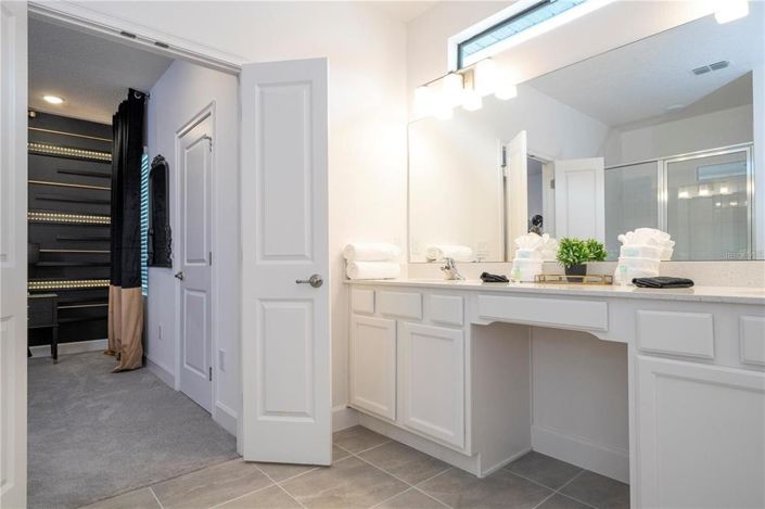 Image No.95-11 Bed Property for sale