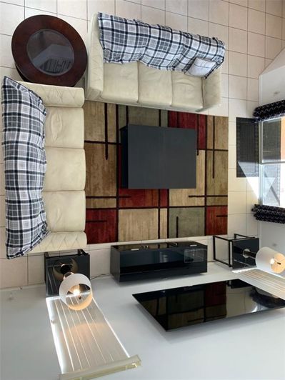 Image No.7-5 Bed Property for sale