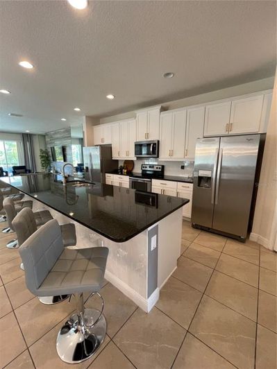 Image No.2-9 Bed Property for sale