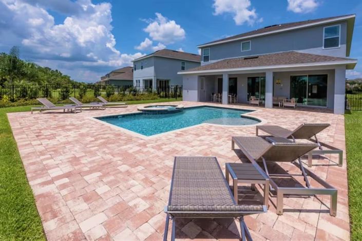 Image No.21-9 Bed Property for sale