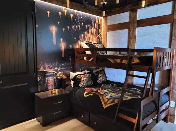 Image No.6-9 Bed Property for sale