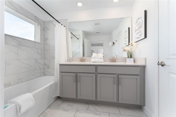 Image No.16-4 Bed Townhouse for sale