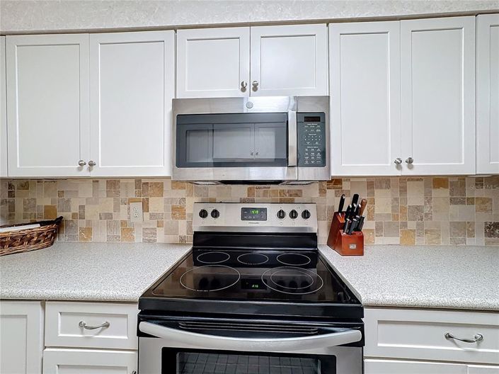 Image No.12-5 Bed Property for sale