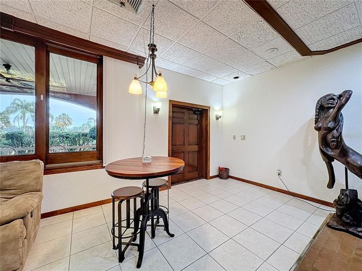 Image No.17-5 Bed Property for sale