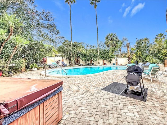 Image No.28-5 Bed Property for sale