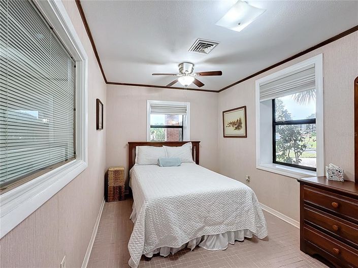 Image No.42-5 Bed Property for sale