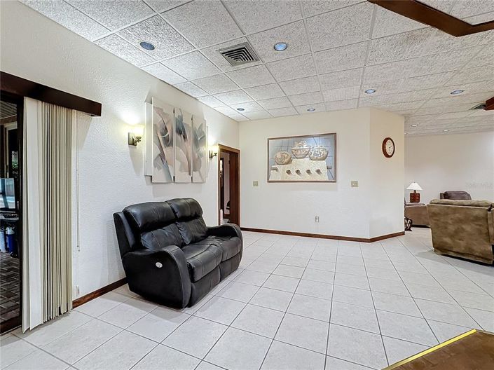 Image No.47-5 Bed Property for sale