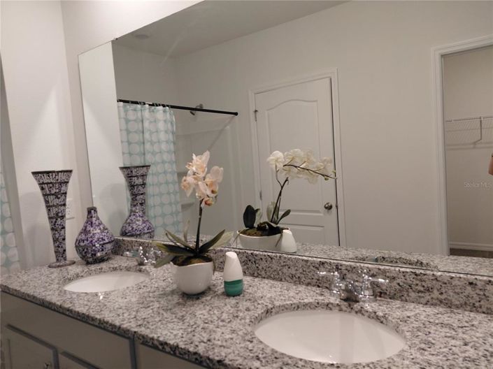 Image No.13-3 Bed Property for sale