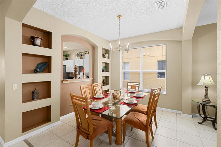 Image No.5-6 Bed Property for sale