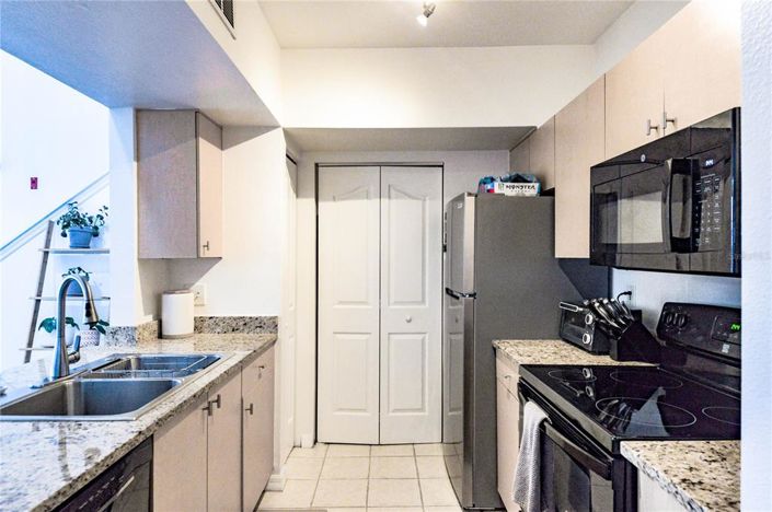 Image No.14-2 Bed Property for sale