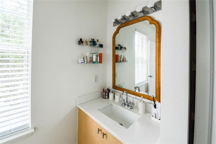 Image No.19-2 Bed Property for sale