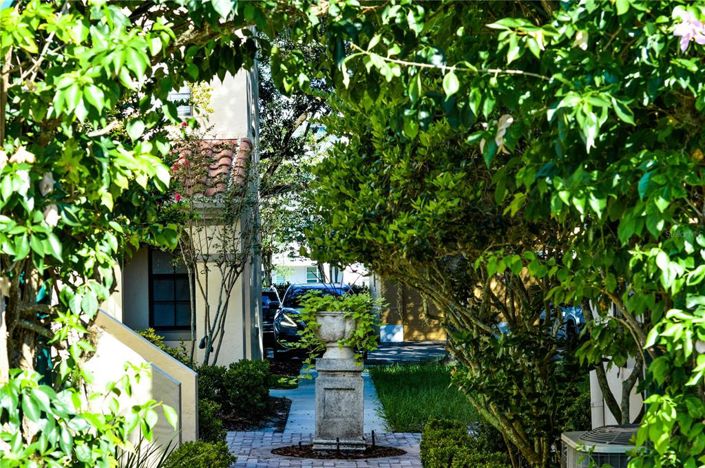 Image No.25-2 Bed Property for sale