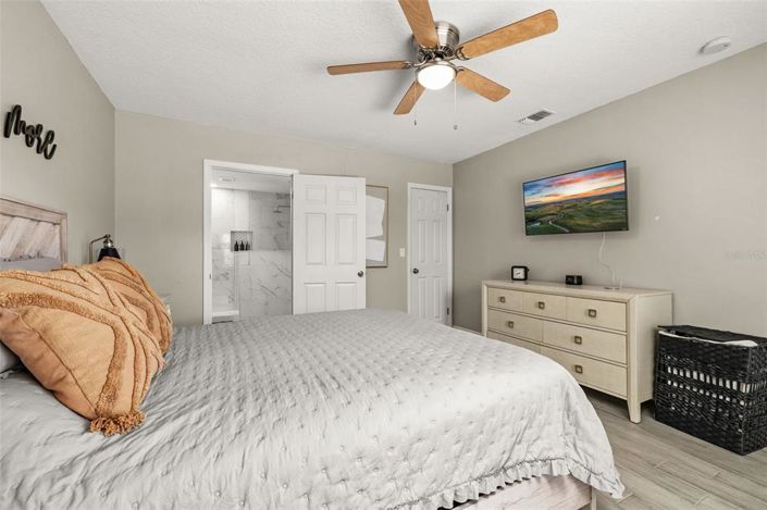 Image No.23-4 Bed Property for sale