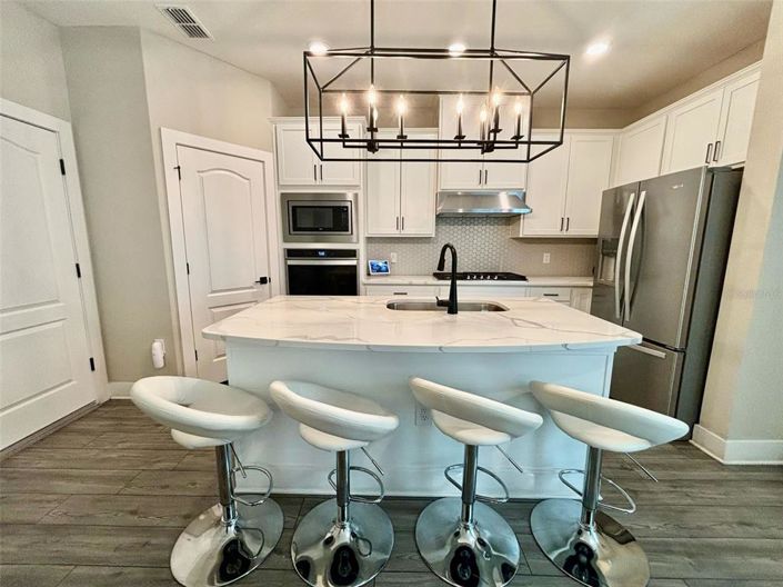 Image No.5-4 Bed Property for sale