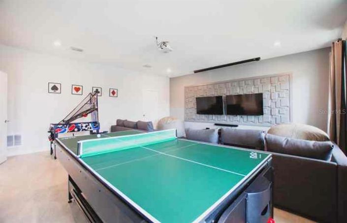 Image No.13-9 Bed Property for sale