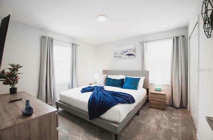 Image No.24-9 Bed Property for sale