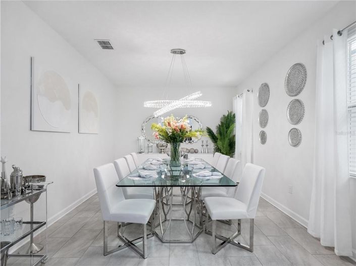 Image No.13-6 Bed Property for sale