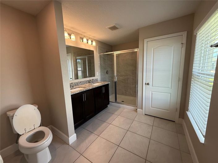 Image No.12-4 Bed Property for sale